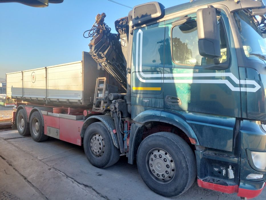 Vind autobasculanta cu macara