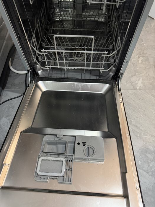 Съдомиялна PYRAMIS