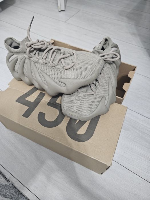 Adidasi yeezy  450 nr. 44  2/3