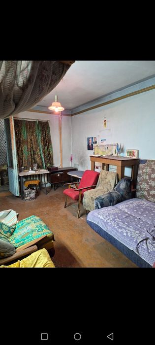 Продаётся квартира 8кв, 5 дом, 1 этаж, 2 ком
