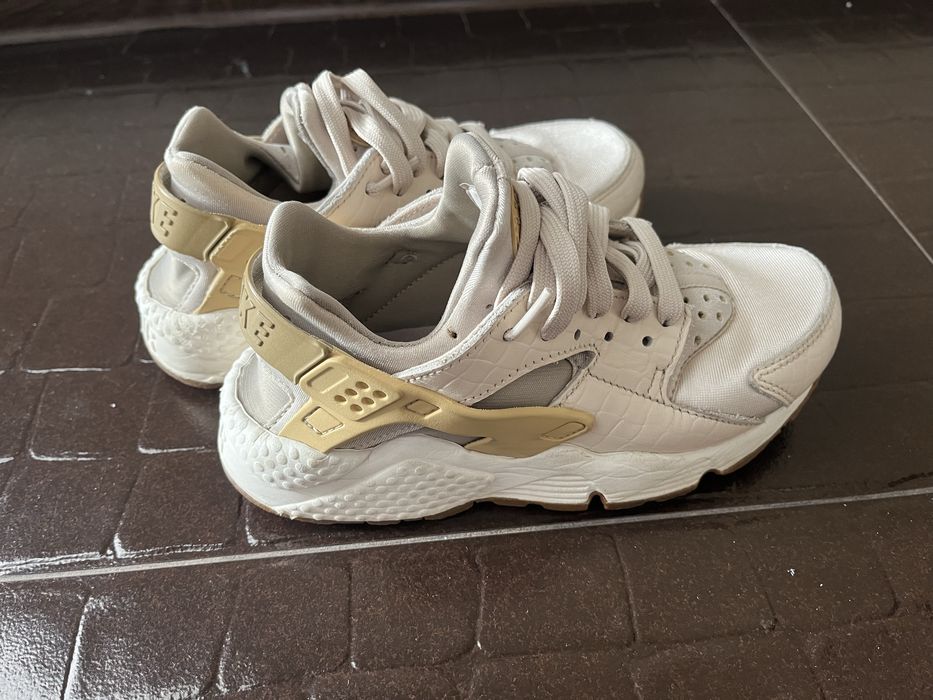 Дамски маратонки Nike Huarache