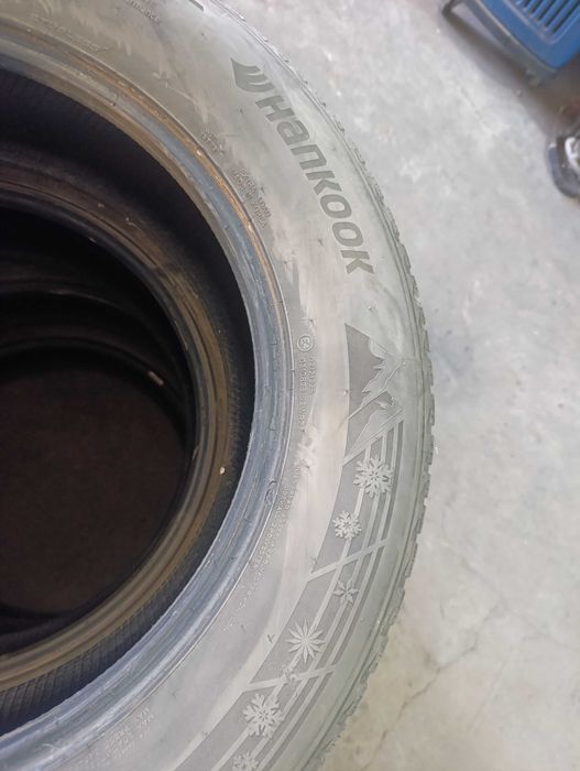 235 65 19 Зимни гуми Hankook
