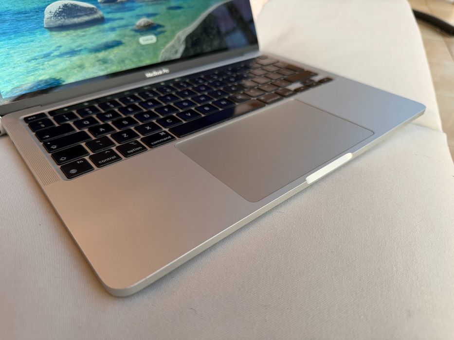 MacBook Pro 13 inch, M1, 256 GB SSD, 8 GB RAM