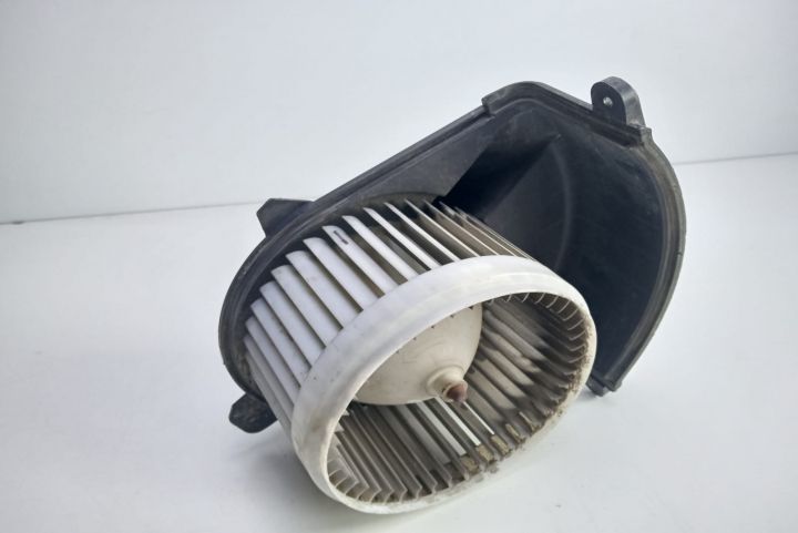 Ventilator habitaclu 173830100 Renault Master a 3-a generatie seria