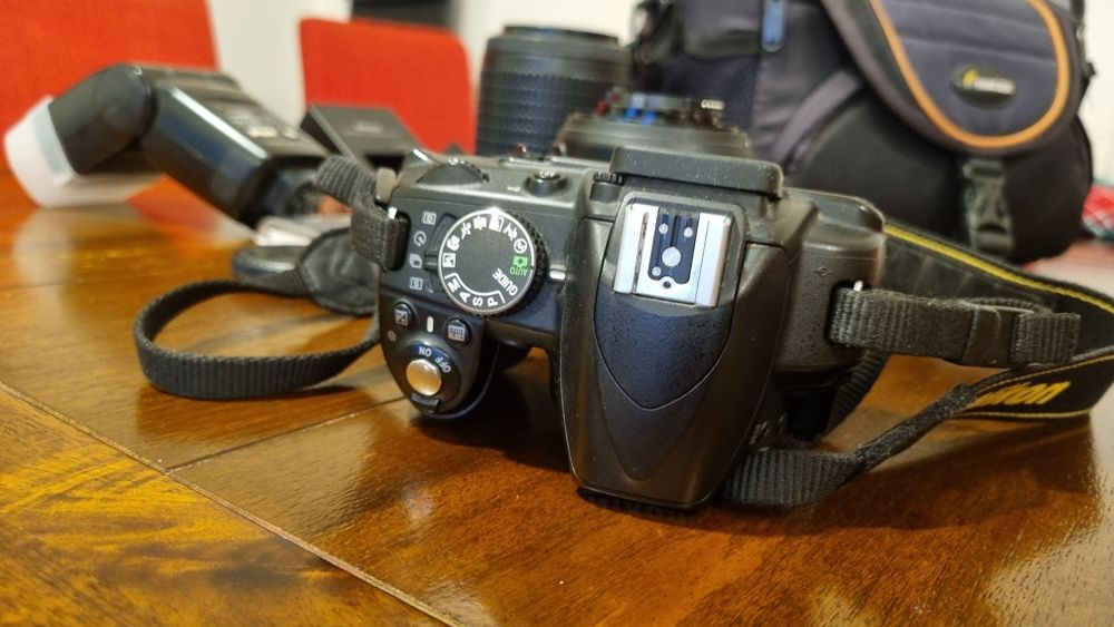 Nikon D3100 kit obiectiv 18-55mm si obiectiv 50-200 mm