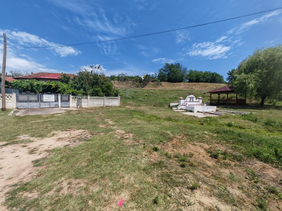 Proprietate Privata 1.511 mp în Leamna de Sus – Casă Cărămidă