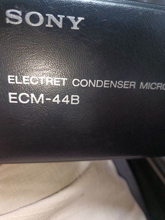 Microfon Sony si lavaliera