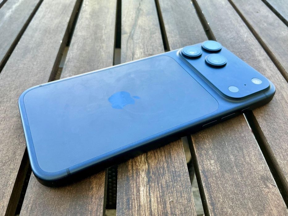 Iphone 17 pro max Deep Blue 512 с гаранция