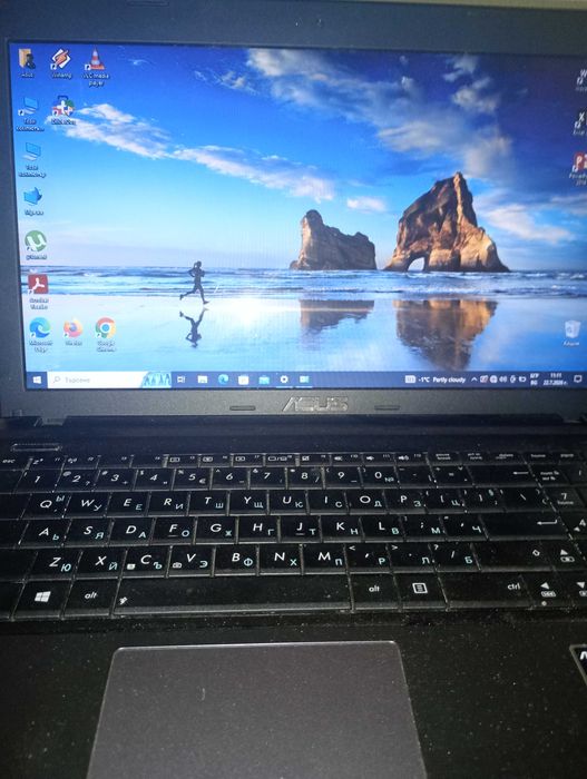 Продавам лаптоп ASUS VD55-SX158H