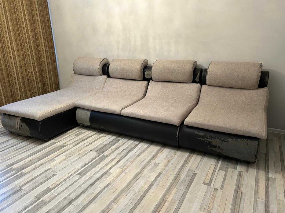 Диван отдам бесплатно.