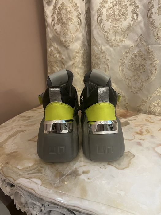 Сникърси United Nude