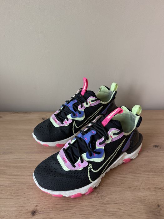 Nike React Vision 'Black Beyond Pink Volt'