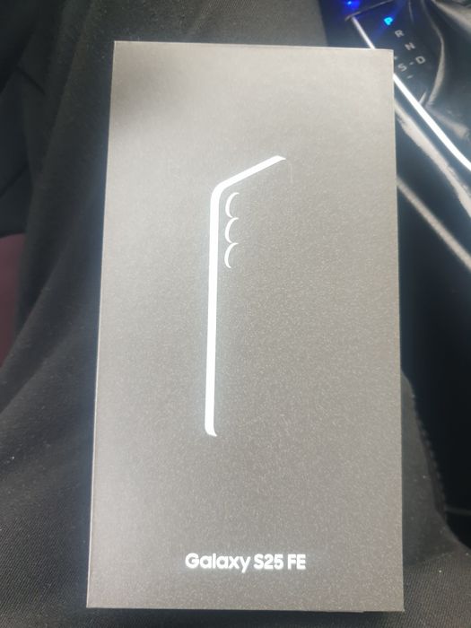 Самсунг s 25 FE новый