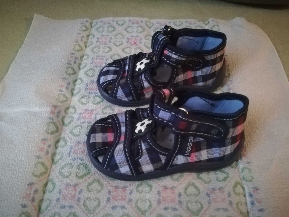 Пантофи за бебе за вкъщи или за ясла/ детска градина