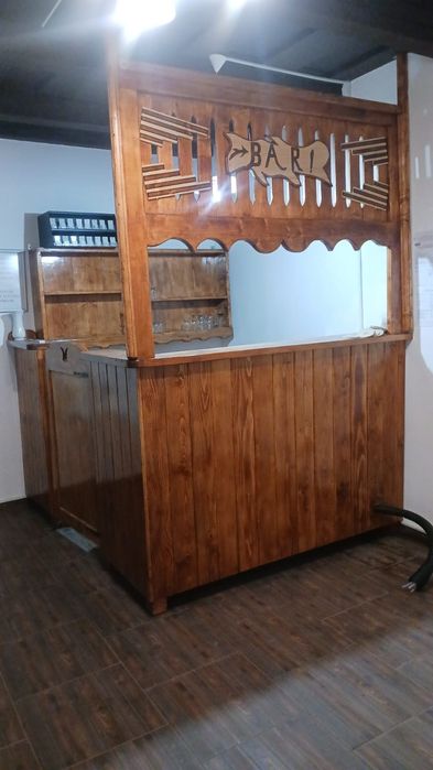Vand bar ,complet cu sertare ,suport de pahare