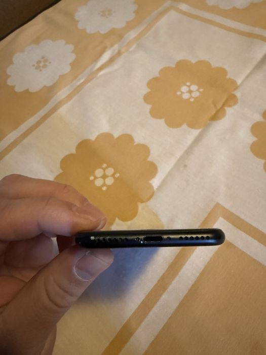 Iphone 7 black 32 gb