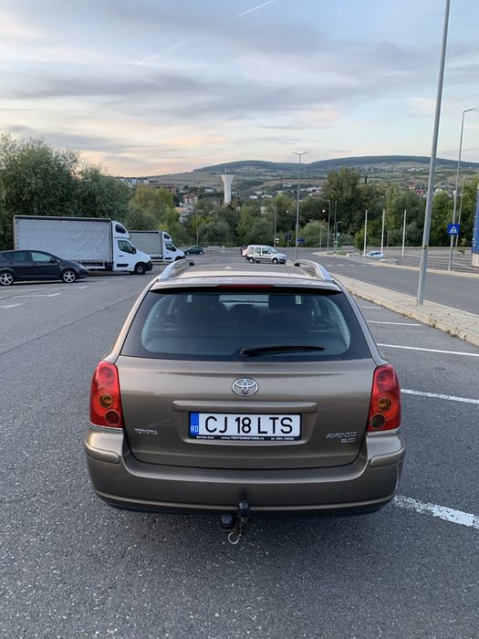 Vând Toyota Avensis 2.0