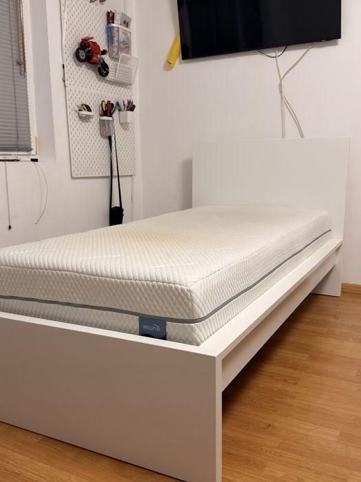 Pat plus Somiera Ikea , plus saltea cu memorie jysk