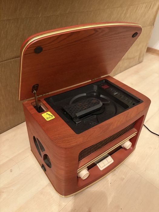 Радио/ CD плеер  / Блютуз