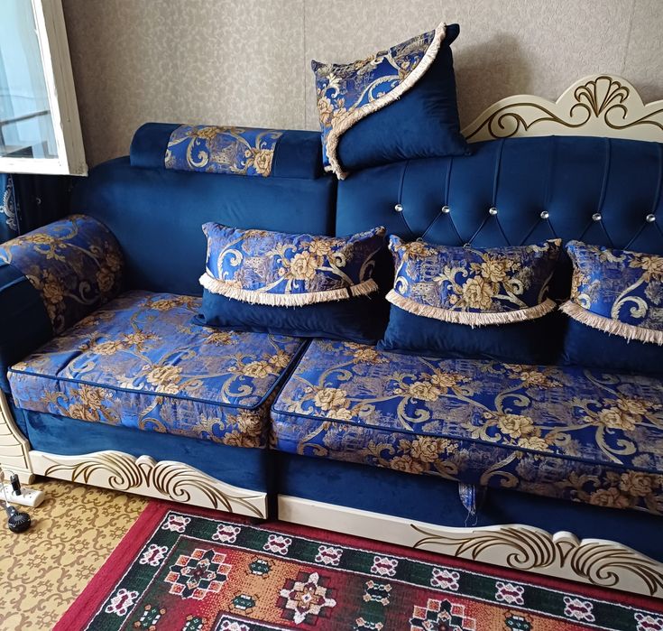 Угловой диван и кресла