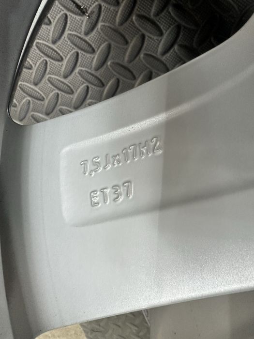 17-цола 5х112 - Audi -A3-A4-A6-Q3-Q5