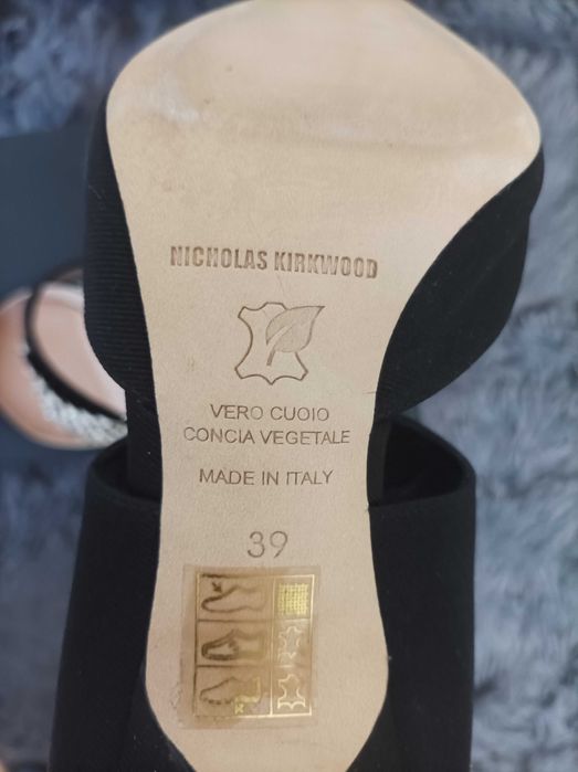 $1245 обувки Nicholas Kirkwood