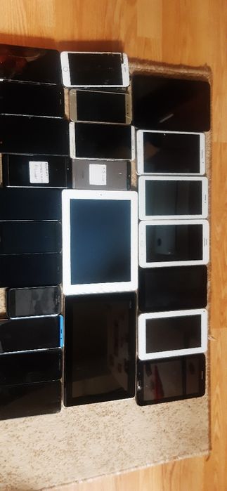 Lot tablete si telefoane 250 lei toate