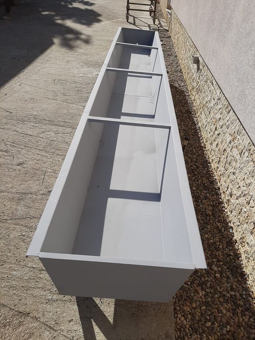 Hranitoare  animale adapatoare buncare cereale separator statie de mul