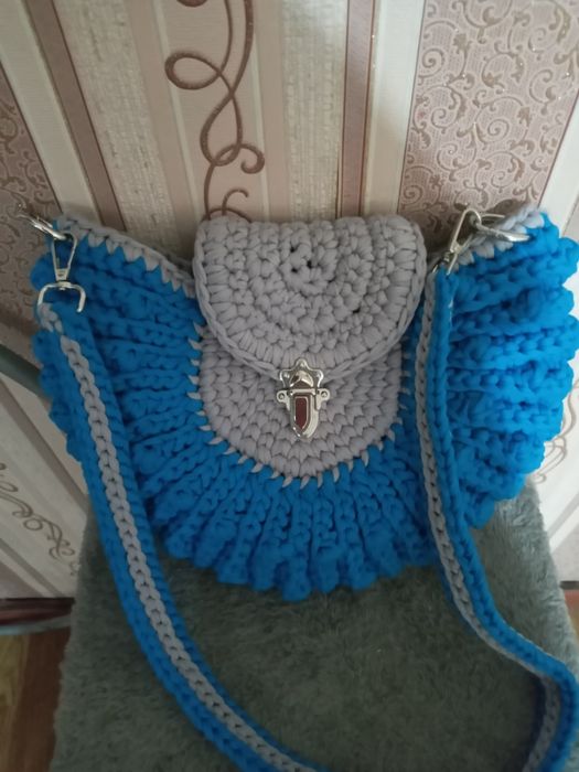 Продаются вязанные изделия можно под заказ