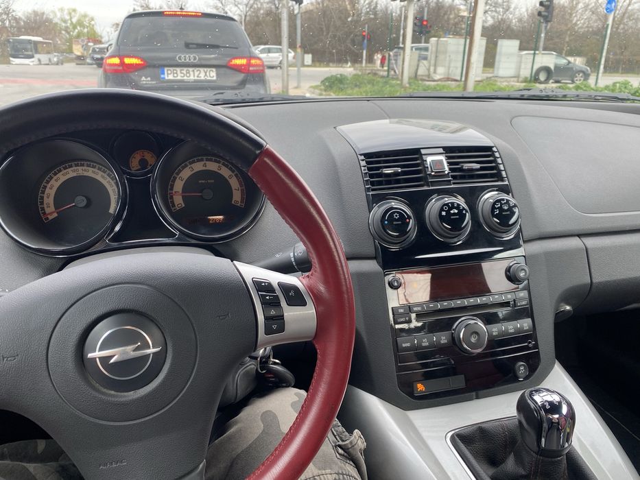 Турбо , кабрио .Опел ГТ Роадстър .