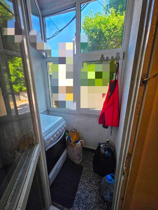 Имот Корект продава 2-Стаен апарт, кв. Изток - снимка 2