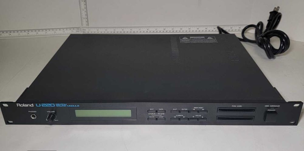 Roland U-220 звуковой модуль