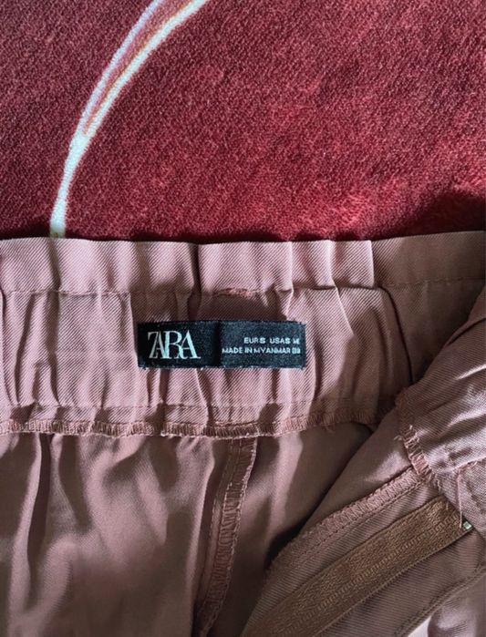 Pantaloni scurti Zara