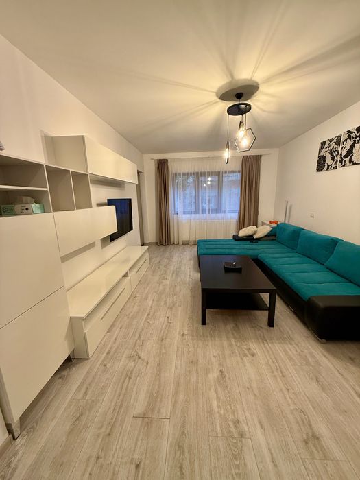 Închiriez apartament modern cu 3 camere și grădină privată, situat într-o zonă liniștită din Ghimbav - aproape de Brașov.