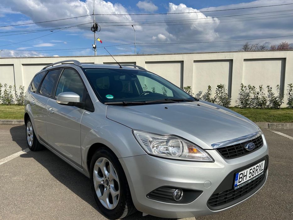 Ford Focus  TITANIUM 1,6 diesel Euro 5 consum mic proprietar revizii la zi