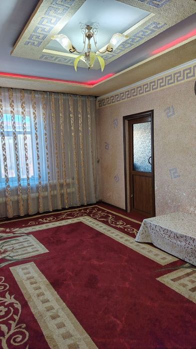 Продается квартира 3- комнатный с центра города.