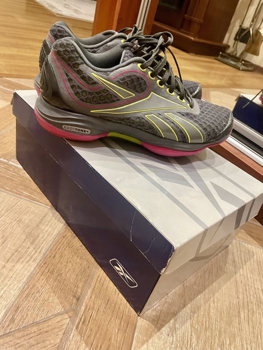 Кросовки женские Reebok