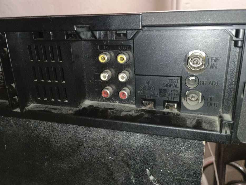 Видеомагнитофон Panasonic HI-FI STEREO.