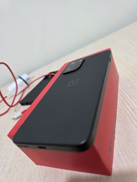 One Plus Ace 6T продам или обмен