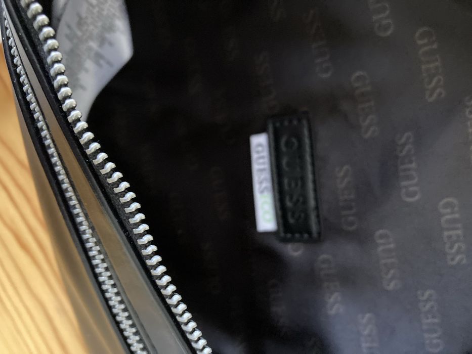 Мъжка оригинална чанта Guess