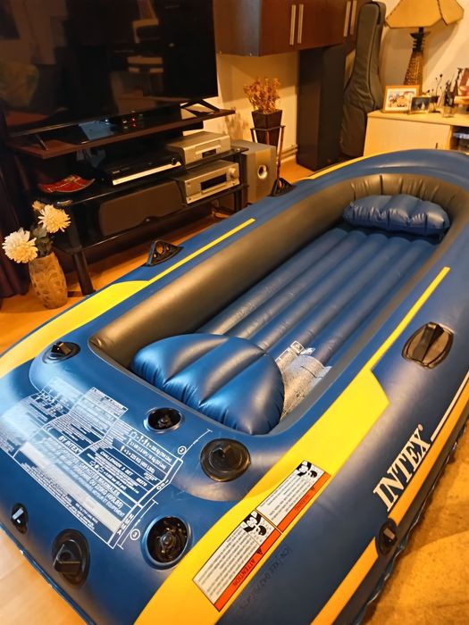 Barcă pneumatică gonflabilă Intex,3 m ,sarcină 320 kg,vâsle și pompa