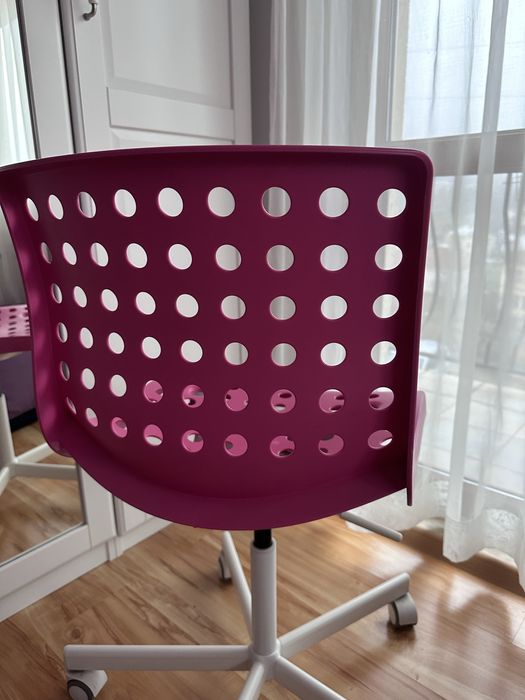 2 детски стола за бюро