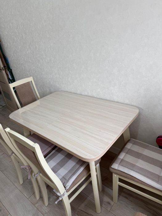 Продам стол со стульями