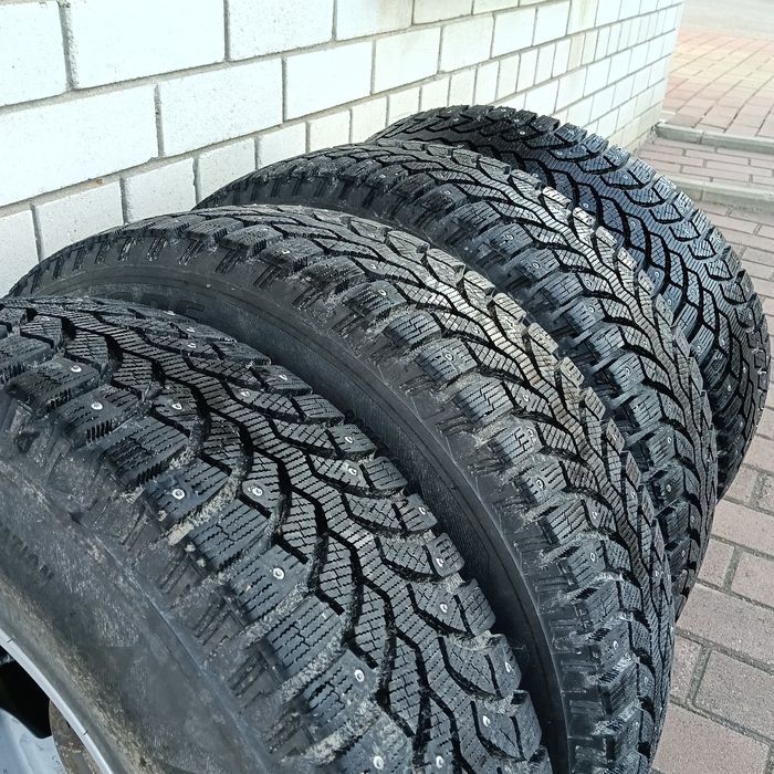Bridgestone 215/70/R16  5/114.3