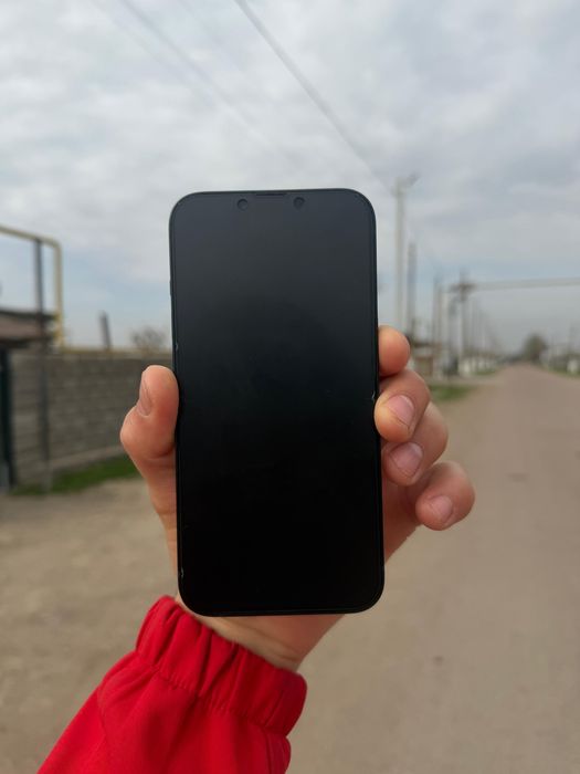 Продаю Айфон 13.