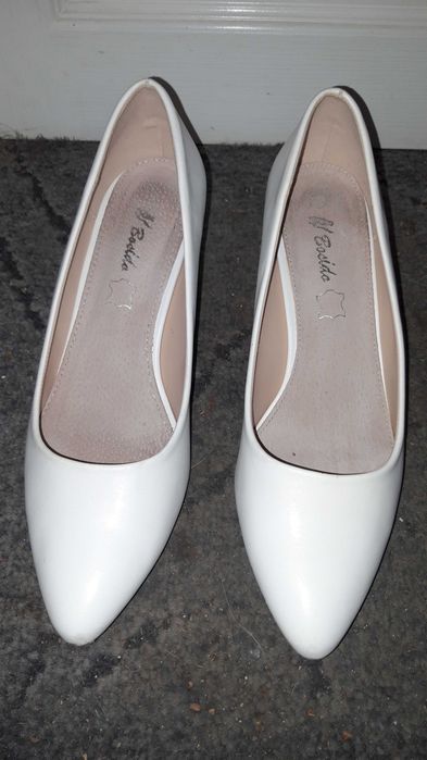 Елегантни дамски обувки