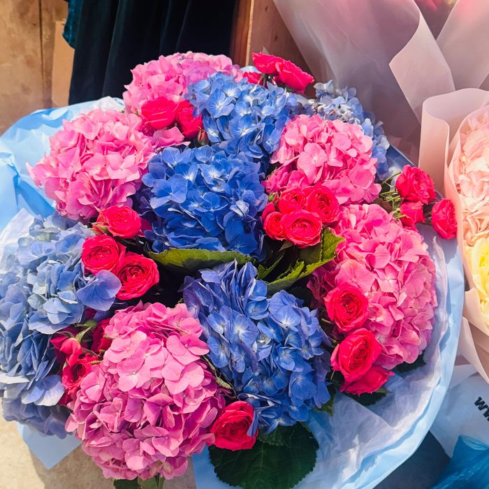 Цветы свежие , цена договорная