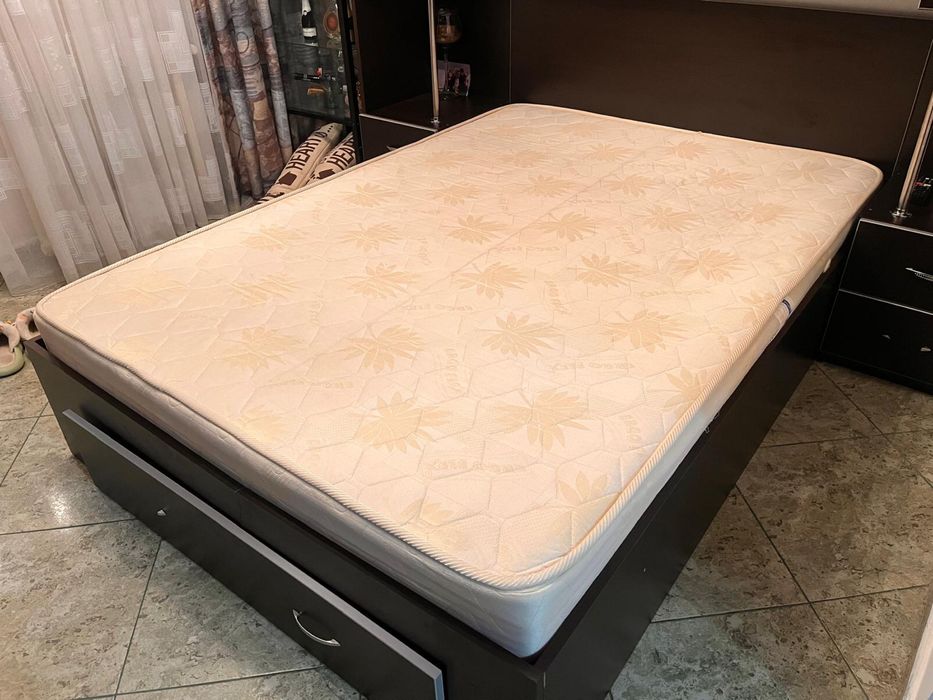 Saltea 200x140 folosita in conditii foarte bune