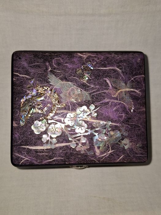 Винтидж лакова кутия за бижута с интарзия от седеф