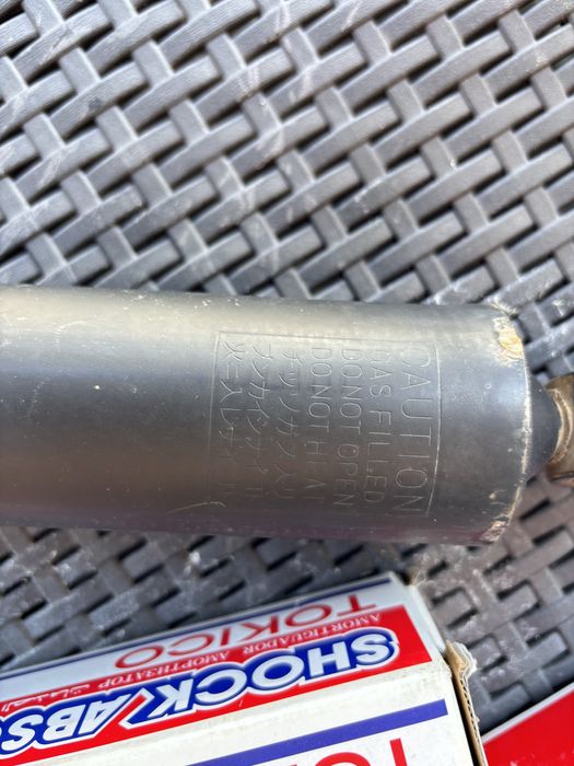 Амортизаторы задние от рав4